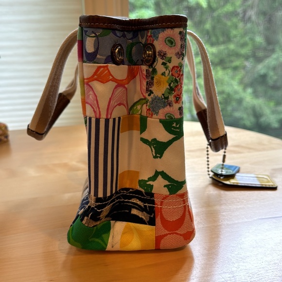 💕✨Gorgeous vintage Y2K coach Hampton patchwork weekend tote bag! 🌸🩵💕🌟 - Picture 5 of 16
